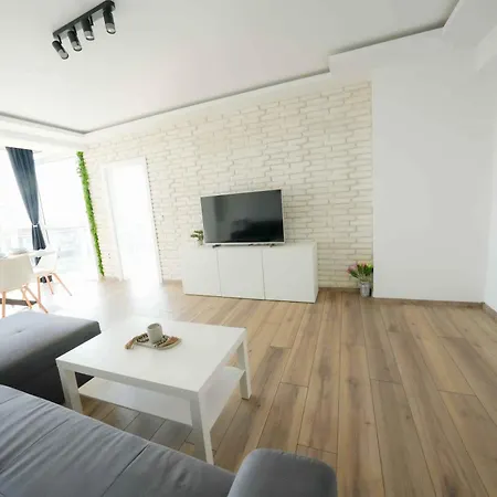 Sunny 2-bedroom With Sea View Appartamento Varna