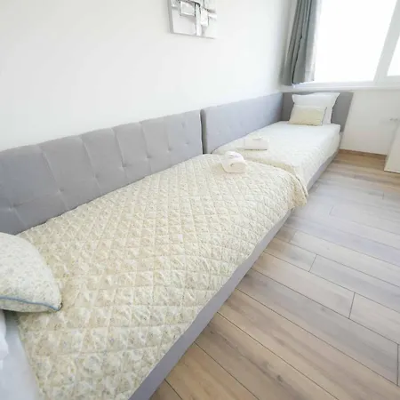 Appartamento Sunny 2-bedroom With Sea View