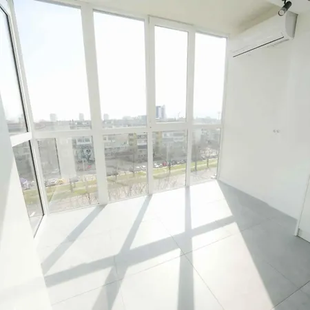 Sunny 2-bedroom With Sea View Appartamento *