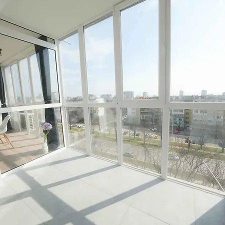 Sunny 2-bedroom With Sea View Appartamento Varna